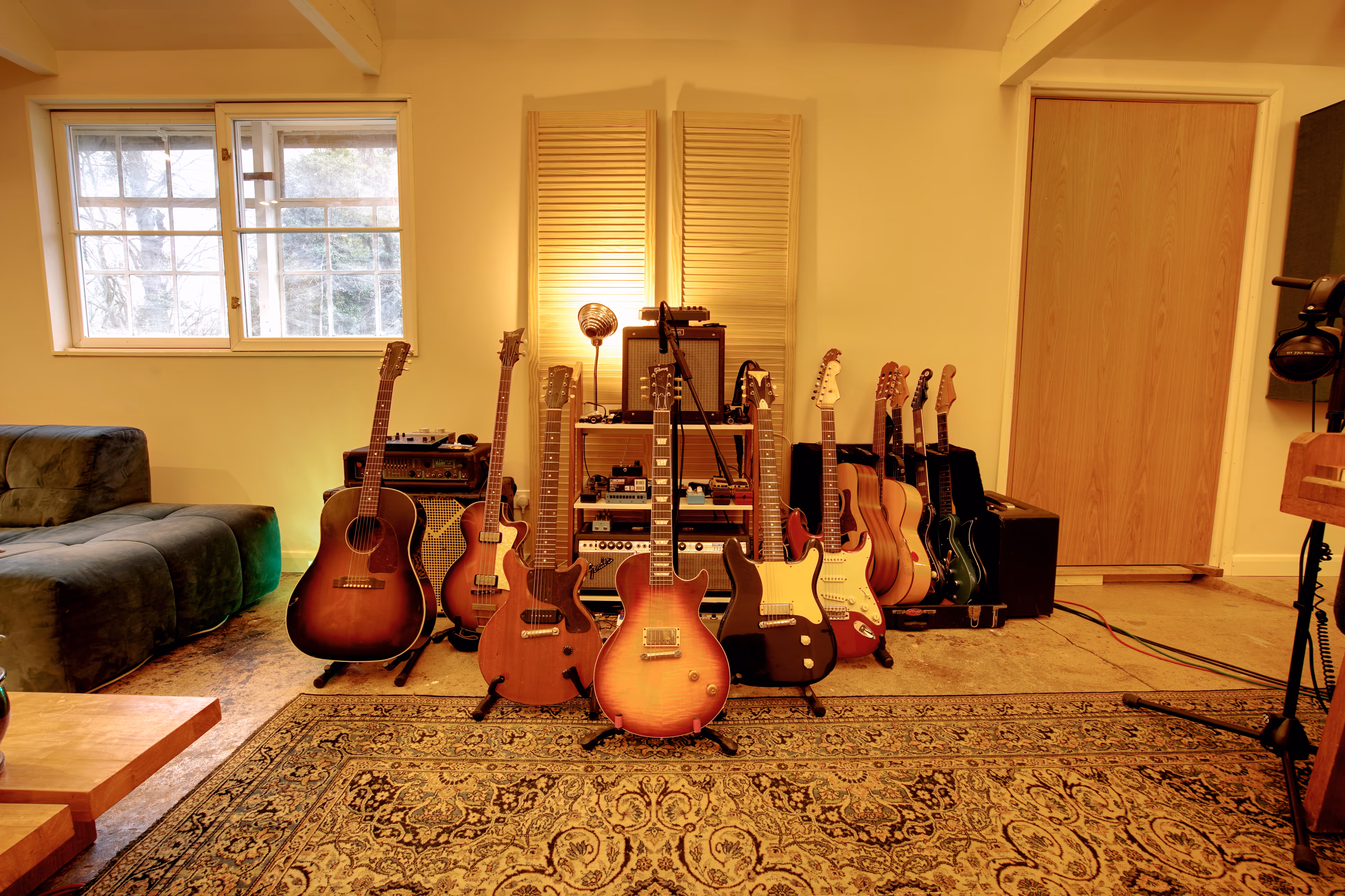 A wall of guitars and amps.